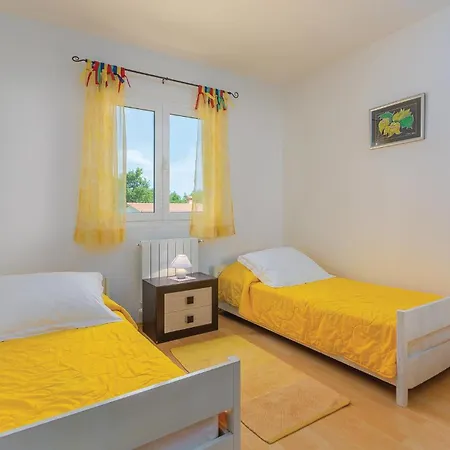 3 Bedroom Gorgeous In Labin (Istria)