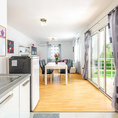 Holiday home 3 Bedroom Gorgeous In Labin (Istria)