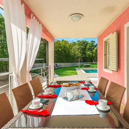 3 Bedroom Gorgeous In *