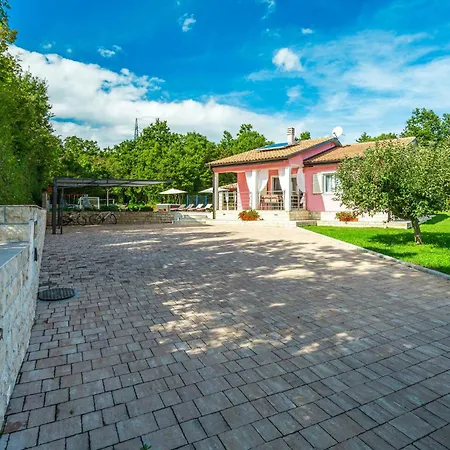 3 Bedroom Gorgeous In Labin (Istria)