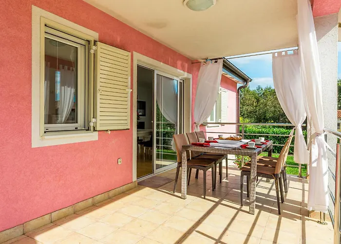 3 Bedroom Gorgeous In Labin (Istria)