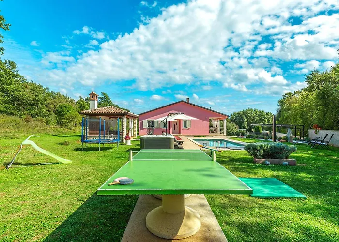 3 Bedroom Gorgeous In Сasa de vacaciones *